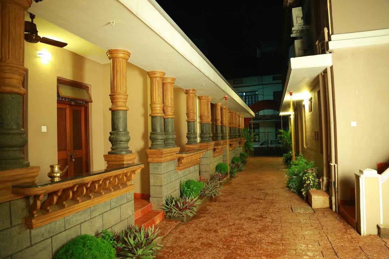 Gurukripa Heritage Hotel Thrissur Buitenkant foto